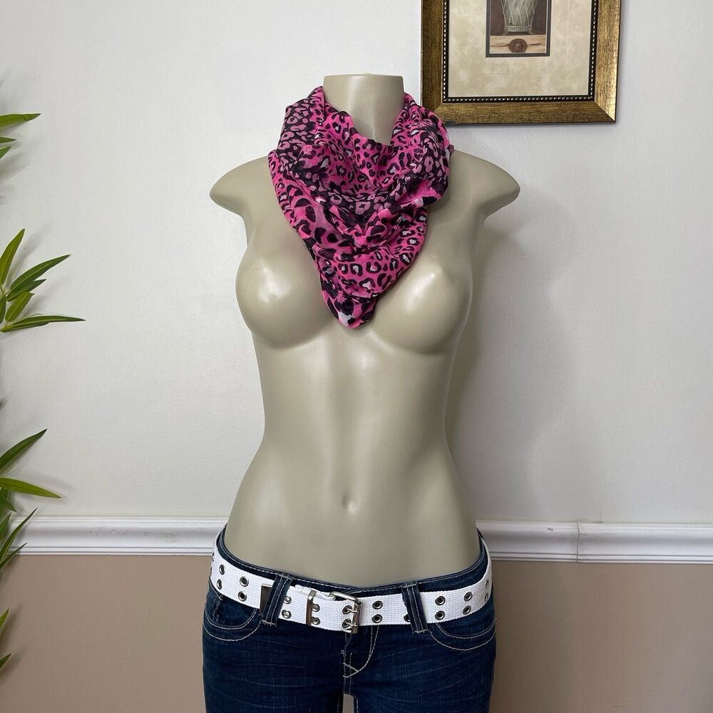Justice Women's Y2K Vintage Pink Leopard Print Infinity Scarf - Picture 2 of 11